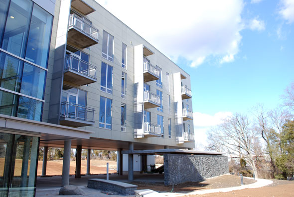 Howard Hughes Medical Apartments | Ashburn, VA
